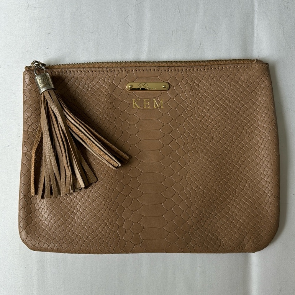 GiGi New York clutch